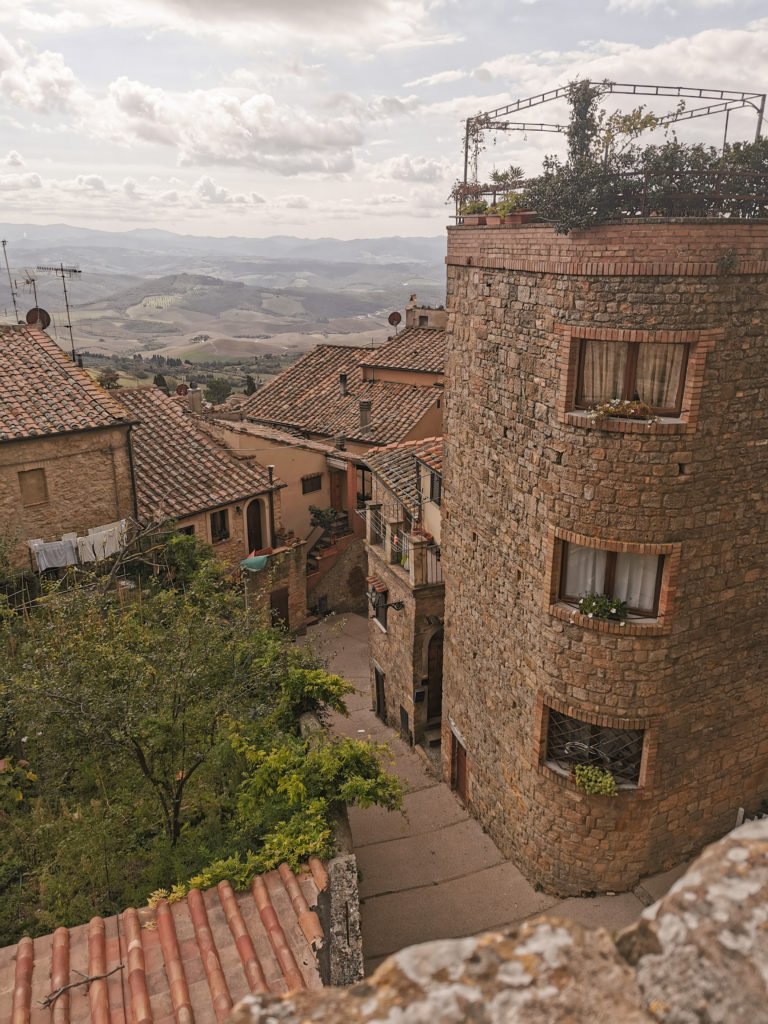 Camping Italien- Die Stadt Volterra